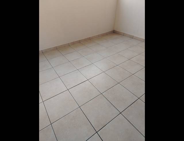 3 BEDROOM FLAT FOR SALE IN LENNOXTON